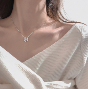 Cubic Zircon Snowflake Pendant Necklace
